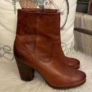 Frye Booties Like New 9.5 and Barely Worn.   Adorable Frye Style and Quality